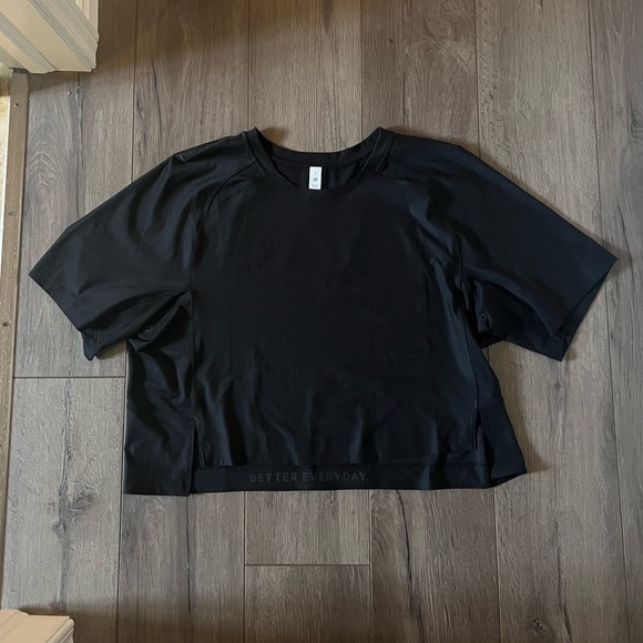 Lululemon MESH BACK CROPPED TRAIN T-SHIRT (8) - Picture 3 of 7